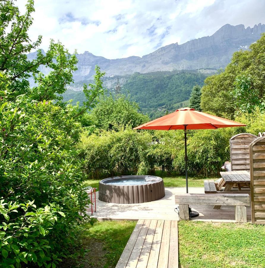 Appartement avec jacuzzi dans chalet privé, grande terrasse, parking gratuit Les Houches Exterior foto