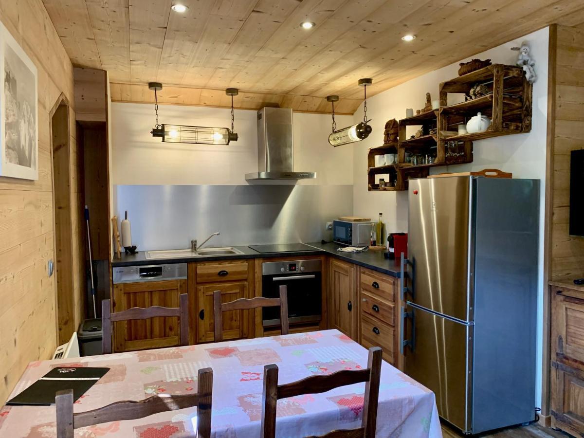 Appartement avec jacuzzi dans chalet privé, grande terrasse, parking gratuit Les Houches Exterior foto
